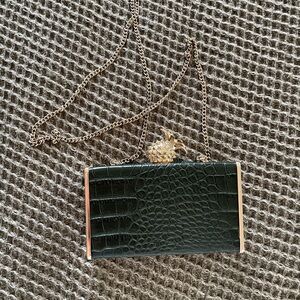 Elegant Green Croc-Embossed Clutch with Pineapple Detail